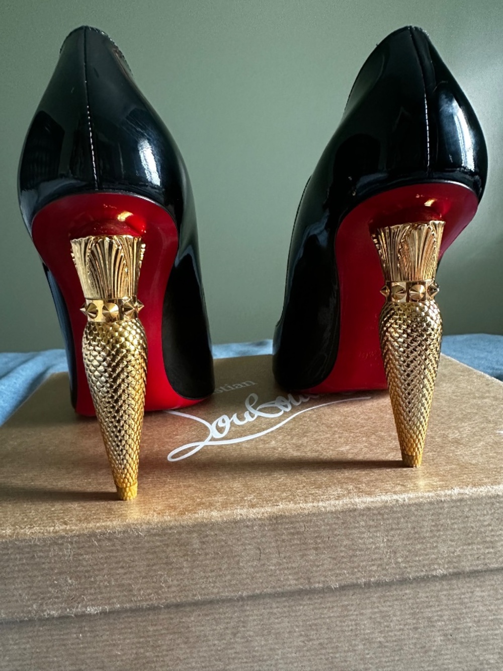 Christian Louboutin Black Patent Leather Lipchick Pumps EU 38.5 - Picture 3 of 6